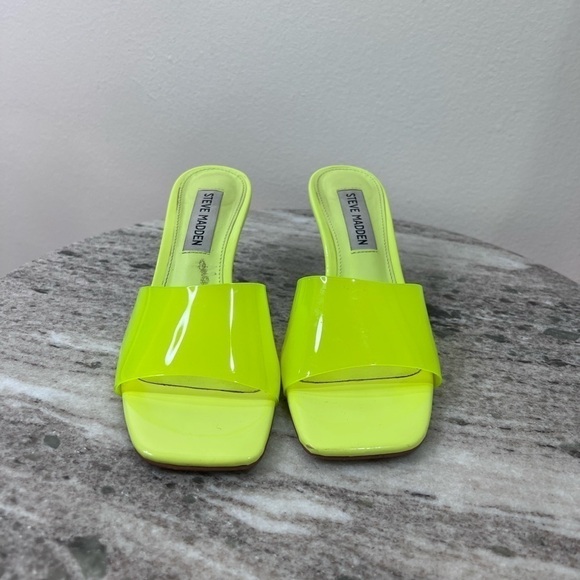 Steve Madden Neon Yellow Square Toe Lucite Heel Sandals size 5 - Picture 3 of 10